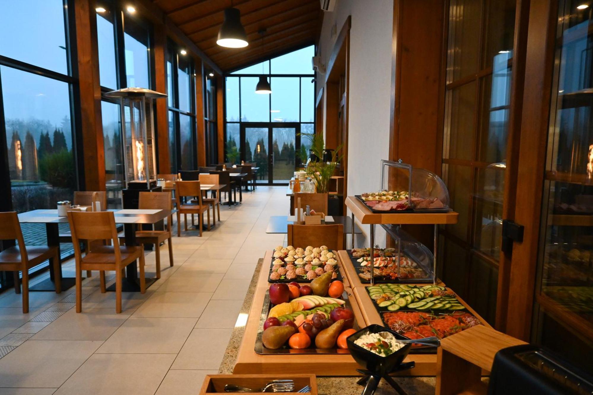Hotel Nowa Holandia Elblag Esterno foto